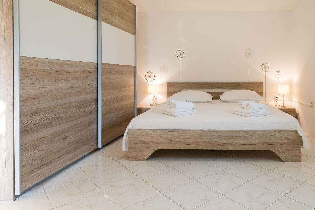 Cozy Apartment Josipa Privlaka  Kültér fotó
