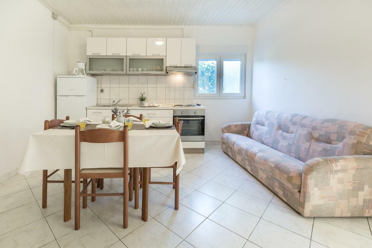 Cozy Apartment Josipa Privlaka  Kültér fotó